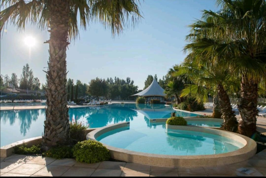La Carabasse / Mazet 69 Hotel Vias Exterior photo